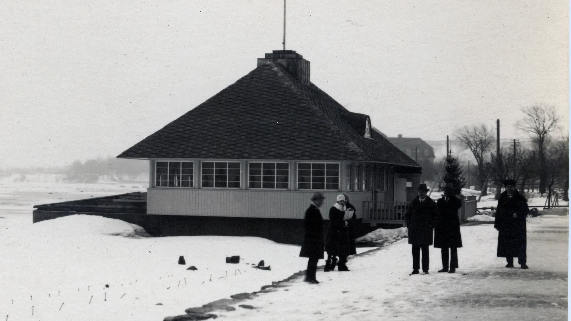Kadrioru supelsalongi uhked hooned 19. sajandi ja 20. sajandi vahetusel. Foto Eesti Spordi- ja Olümpiamuuseum SA.